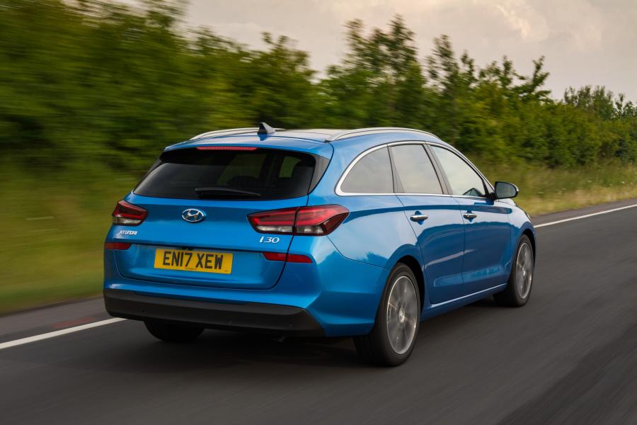  Hyundai i30 Tourer 2017 года  (UK) (фото 18 из 36)